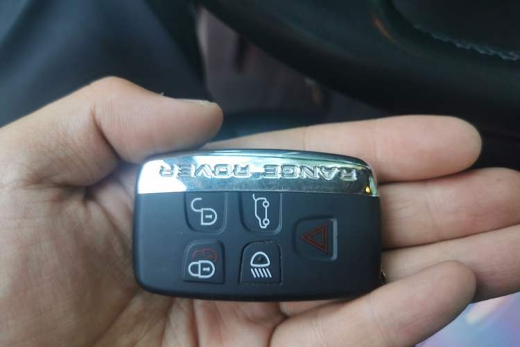 Used Land Rover Discovery 2016 3.0 SDV6 HSE Diesel Edition Vehicle Key