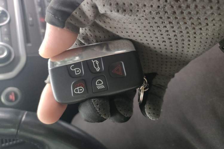 Used Land Rover Discovery 2016 3.0 SC V6 HSE Vehicle Key