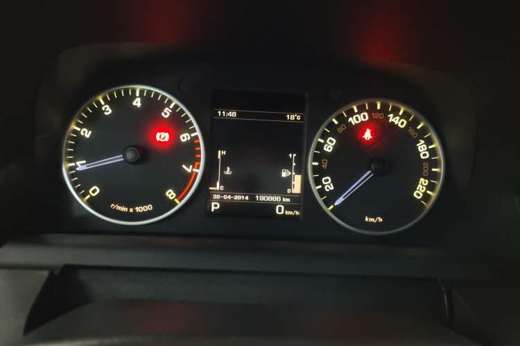 Used Land Rover Discovery 2016 3.0 SC Obsidian Black Heritage Edition SE Instrument Cluster
