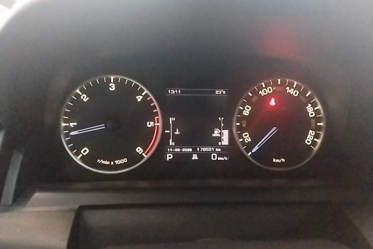 Used Land Rover Discovery 2016 3.0 SDV6 HSE Diesel Edition Instrument Cluster