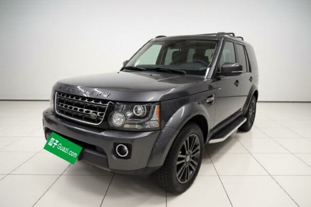 Ojetý Land Rover Discovery 2016 3.0 SC Obsidian Black Heritage Edition SE