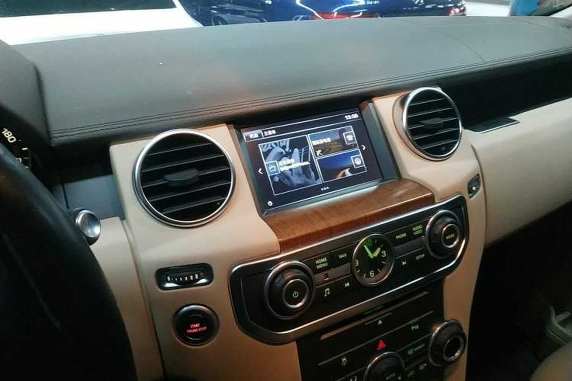 Used Land Rover Discovery 2016 4th Generation 3.0 V6 SC SE Audio And AC Panel
