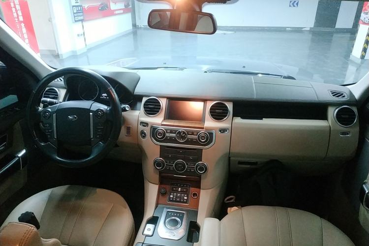 Used Land Rover Discovery 2016 4th Generation 3.0 V6 SC SE Center Console