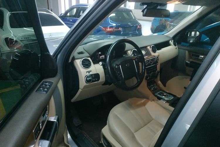 Used Land Rover Discovery 2016 4th Generation 3.0 V6 SC SE Driver Seat