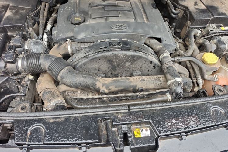 Used Land Rover Discovery 2016 3.0 SDV6 HSE Diesel Edition Engine Bay