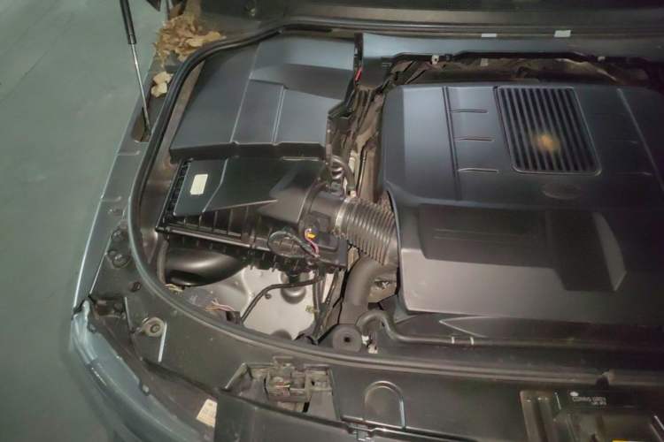 Used Land Rover Discovery 2016 3.0 SC V6 HSE Luxury Engine Bay Right