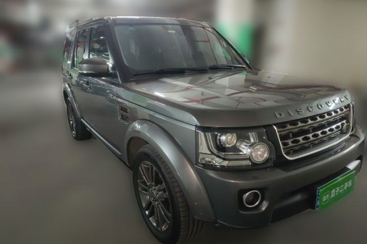 Used Land Rover Discovery 2016 3.0 SC V6 HSE Luxury Front Right 45 Deg