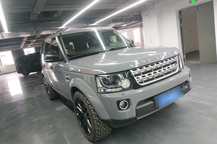 Used Land Rover Discovery 2016 4th Generation 3.0 V6 SC SE Front Right 45 Deg