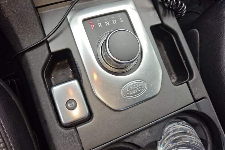 Used Land Rover Discovery 2016 3.0 SDV6 HSE Diesel Edition Gear Lever