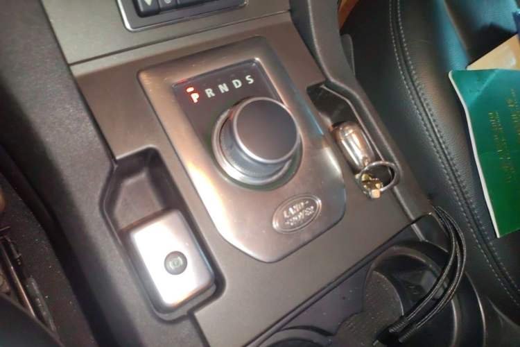 Used Land Rover Discovery 2016 3.0 SC V6 HSE Luxury Gear Lever