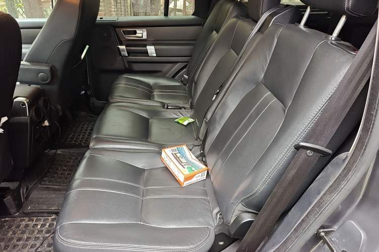 Used Land Rover Discovery 2016 3.0 SDV6 HSE Diesel Edition Left Rear Seat
