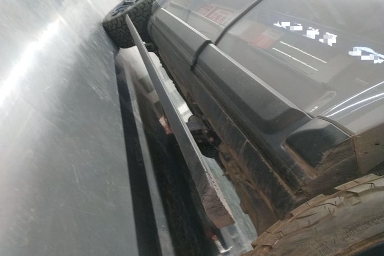 Used Land Rover Discovery 2016 4th Generation 3.0 V6 SC SE Left Side Sill