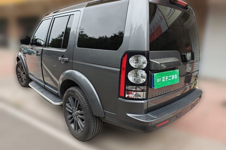 Used Land Rover Discovery 2016 3.0 SC Obsidian Black Heritage Edition SE Rear Left 45 Deg