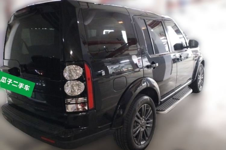 Used Land Rover Discovery 2016 3.0 SC Obsidian Black Heritage Edition HSE Rear Right 45 Deg