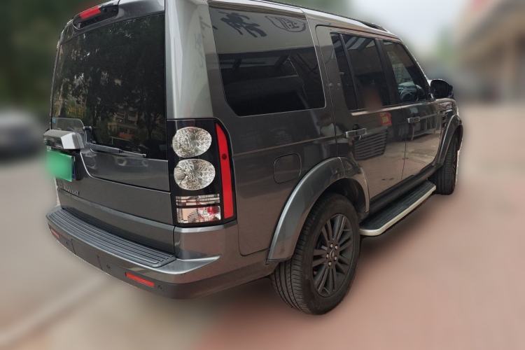 Used Land Rover Discovery 2016 3.0 SC Obsidian Black Heritage Edition SE Rear Right 45 Deg