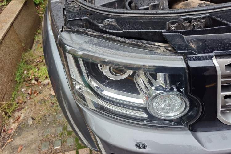 Used Land Rover Discovery 2016 3.0 SDV6 HSE Diesel Edition Right Front Headlight