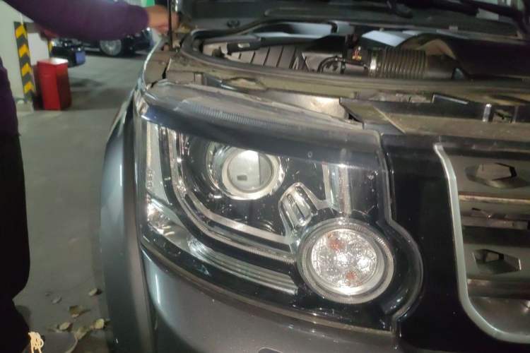 Used Land Rover Discovery 2016 3.0 SC V6 HSE Luxury Right Front Headlight