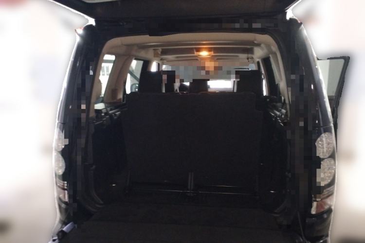 Used Land Rover Discovery 2016 3.0 SC Obsidian Black Heritage Edition HSE Trunk