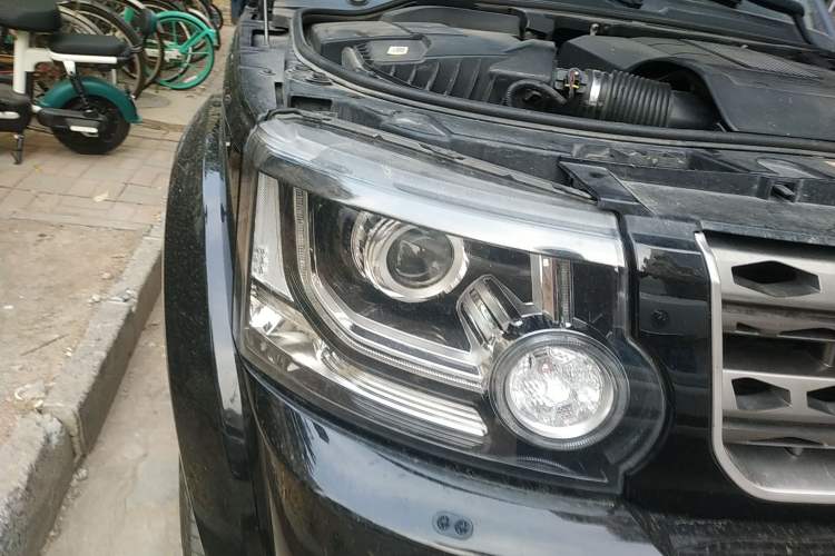 Used Land Rover Discovery 2016 3.0 SC V6 HSE Right Front Headlight
