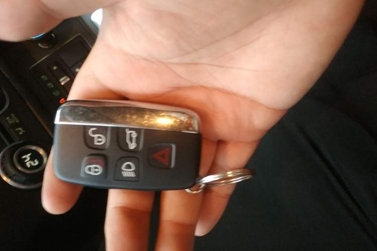 Used Land Rover Discovery 2016 3.0 SC V6 HSE Vehicle Key