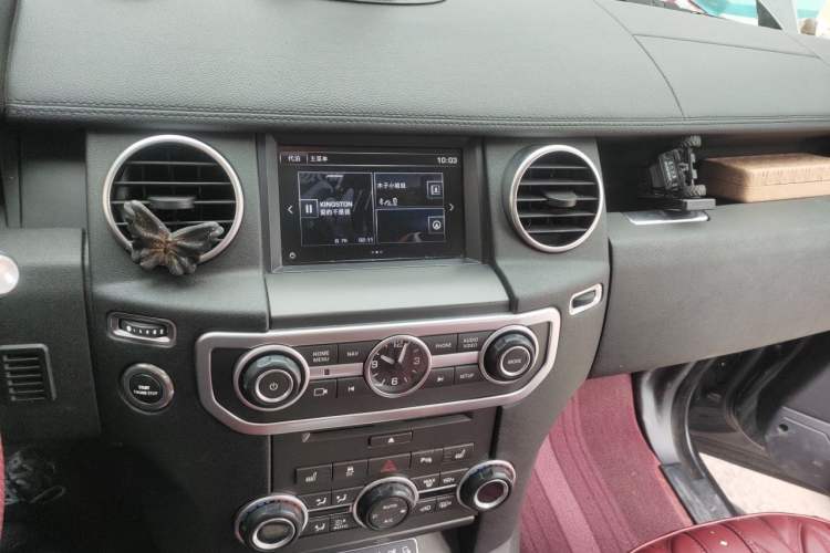Used Land Rover Discovery 2016 3.0 SC V6 HSE Luxury Audio And AC Panel