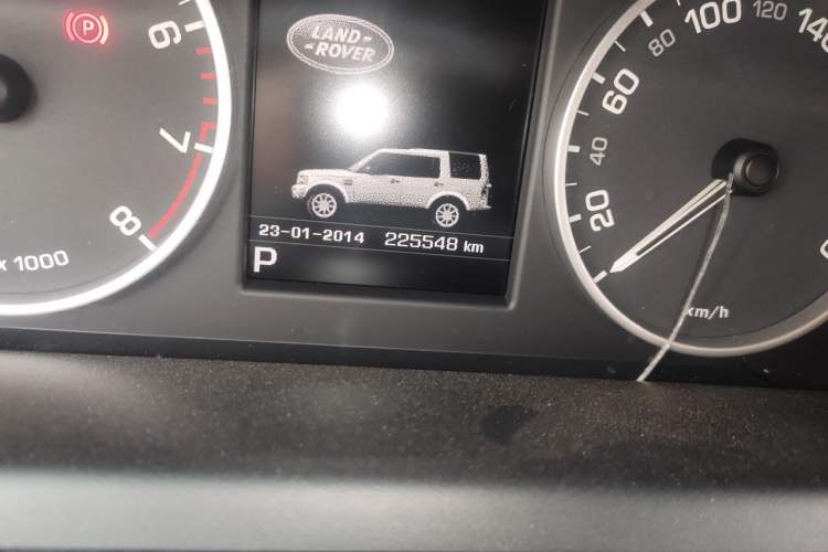 Used Land Rover Discovery 2016 3.0 SC V6 HSE Luxury Odometer Close Up