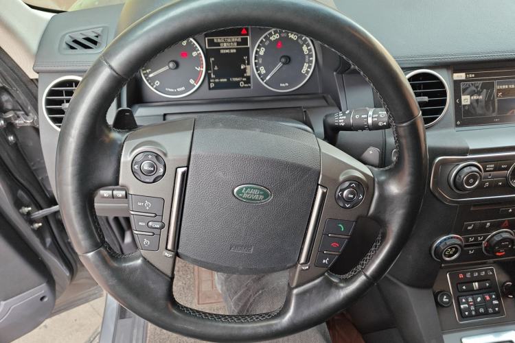 Used Land Rover Discovery 2016 3.0 SC Obsidian Black Heritage Edition SE Steering Wheel
