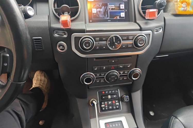 Used Land Rover Discovery 2016 3.0 SC V6 HSE Audio And AC Panel