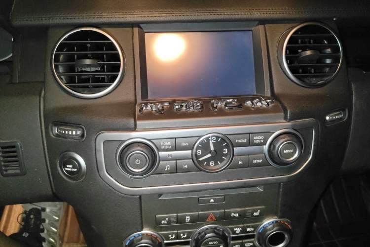 Used Land Rover Discovery  Audio And AC Panel