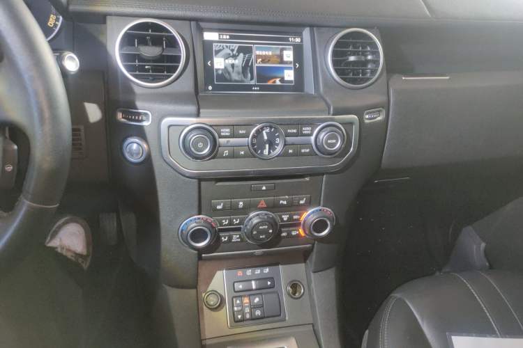 Used Land Rover Discovery 2016 3.0 SC V6 HSE Audio And AC Panel