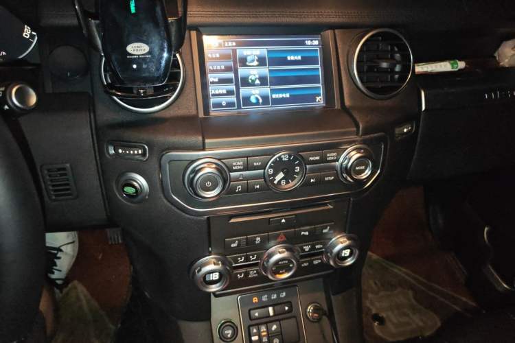 Used Land Rover Discovery  Audio And AC Panel