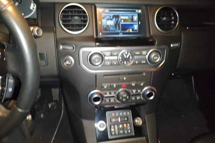 Used Land Rover Discovery 2016 3.0 SC Zhenfeng Limited Edition Audio And AC Panel