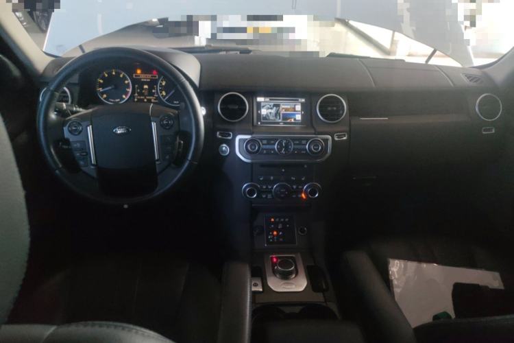 Used Land Rover Discovery 2016 3.0 SC V6 HSE Center Console