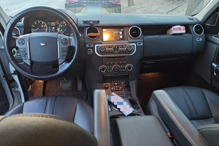 Used Land Rover Discovery 2016 3.0 SC V6 HSE Luxury Center Console
