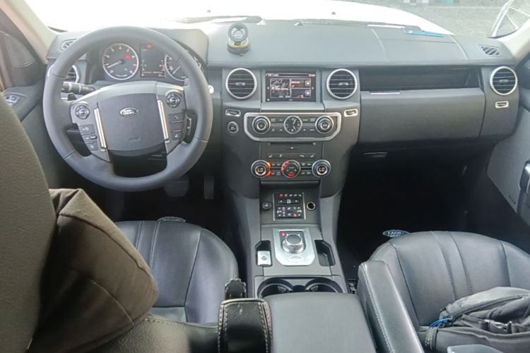 Used Land Rover Discovery  Center Console