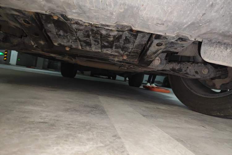 Used Land Rover Discovery 2016 3.0 SC Obsidian Black Heritage Edition SE Chassis Front