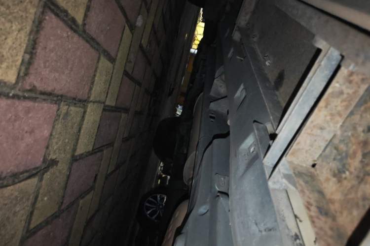 Used Land Rover Discovery  Chassis Rear Left