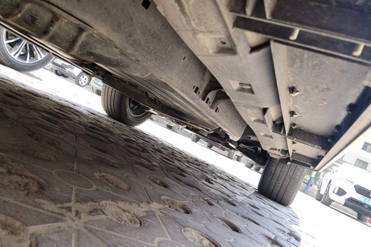 Used Land Rover Discovery  Chassis Rear Right