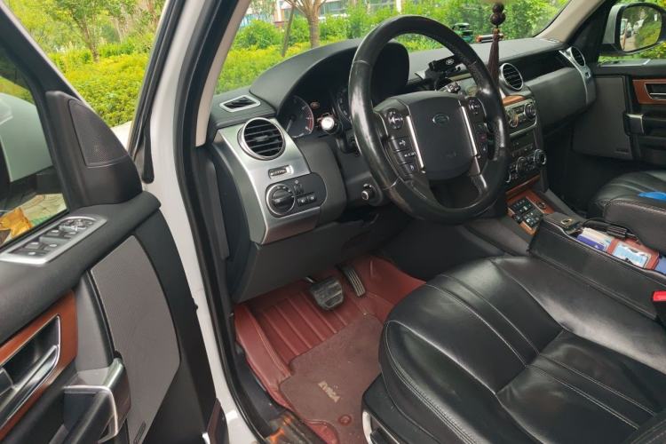 Used Land Rover Discovery 2016 3.0 SC Obsidian Black Heritage Edition HSE Driver Seat