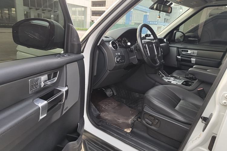 Used Land Rover Discovery 2016 3.0 SC V6 SE Driver Seat