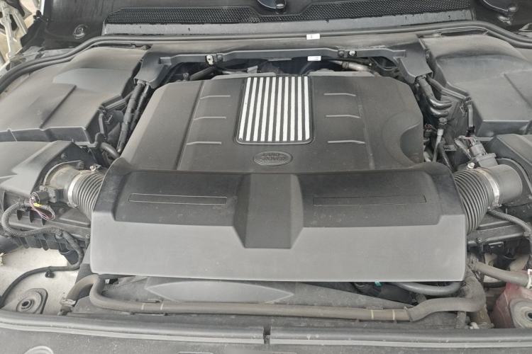 Used Land Rover Discovery 2016 3.0 SC V6 SE Engine Bay