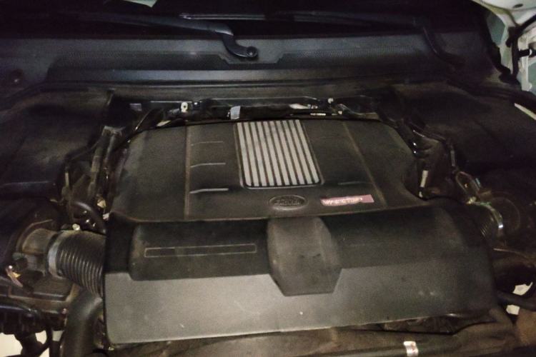 Used Land Rover Discovery 2016 3.0 SC V6 HSE Engine Bay