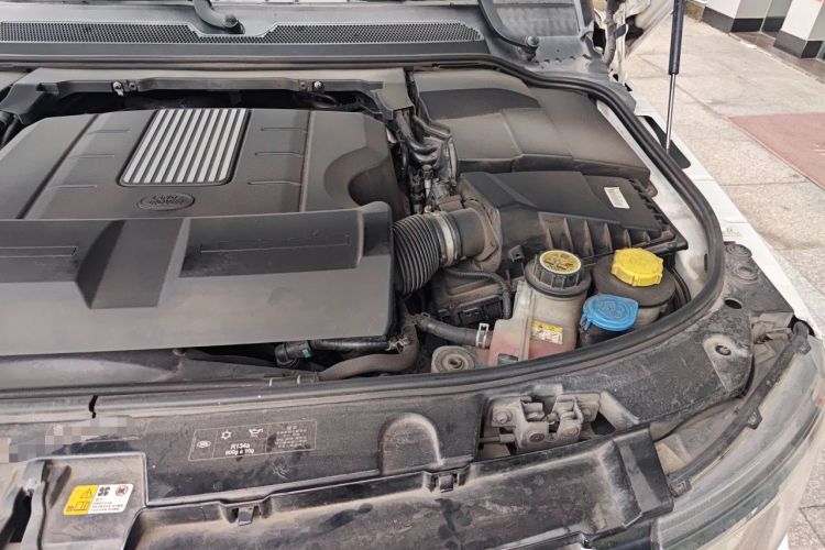 Used Land Rover Discovery 2016 3.0 SC V6 HSE Engine Bay Left