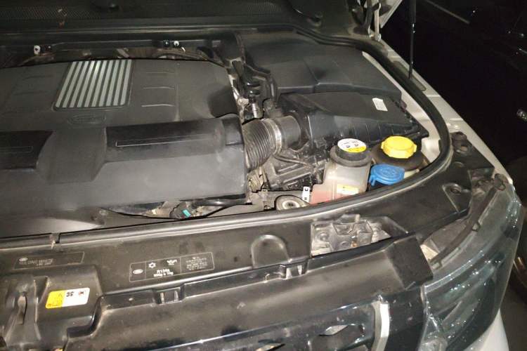 Used Land Rover Discovery 2016 3.0 SC Zhenfeng Limited Edition Engine Bay Left