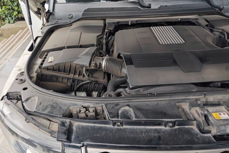 Used Land Rover Discovery 2016 3.0 SC V6 HSE Engine Bay Right