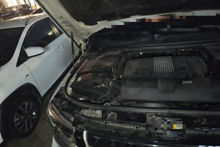 Used Land Rover Discovery  Engine Bay Right