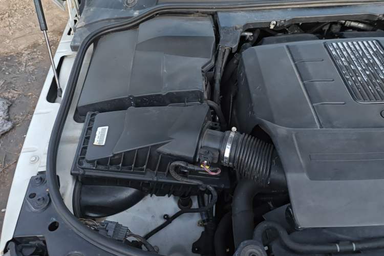 Used Land Rover Discovery 2016 3.0 SC V6 HSE Luxury Engine Bay Right