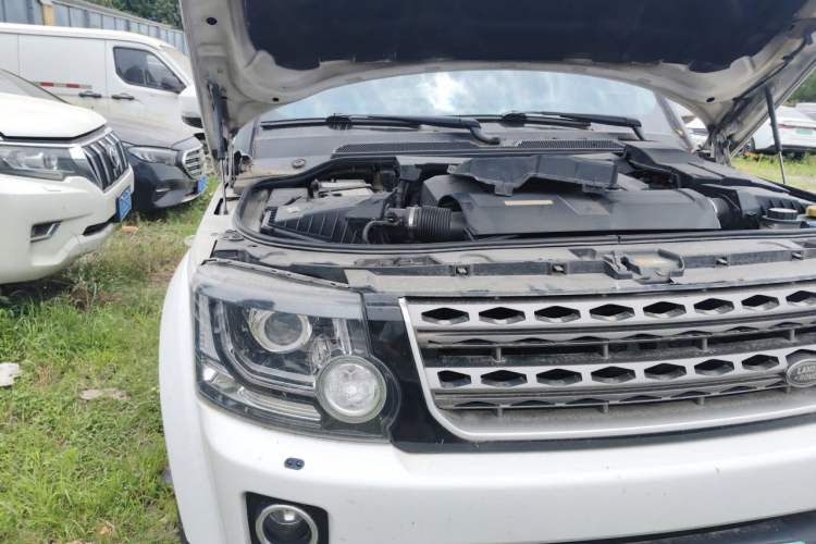Used Land Rover Discovery 2016 3.0 SC V6 SE Engine Bay Right
