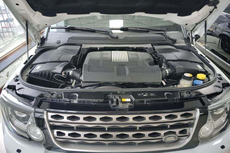 Used Land Rover Discovery 2016 3.0 SC Obsidian Black Heritage Edition HSE Engine Bay