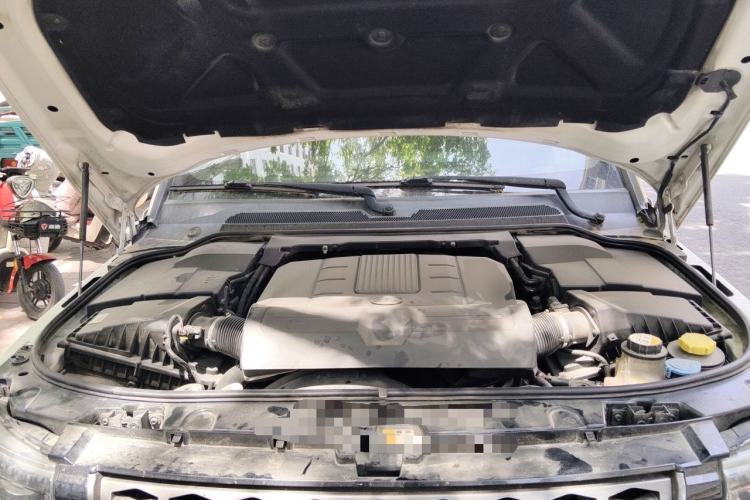 Used Land Rover Discovery  Engine Bay